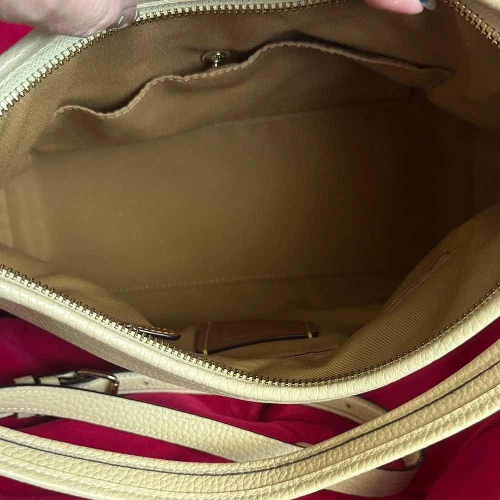 Coach Cream Pebbled Leather Shoulder Hobo with Gold Hardware - Picture 8 of 9